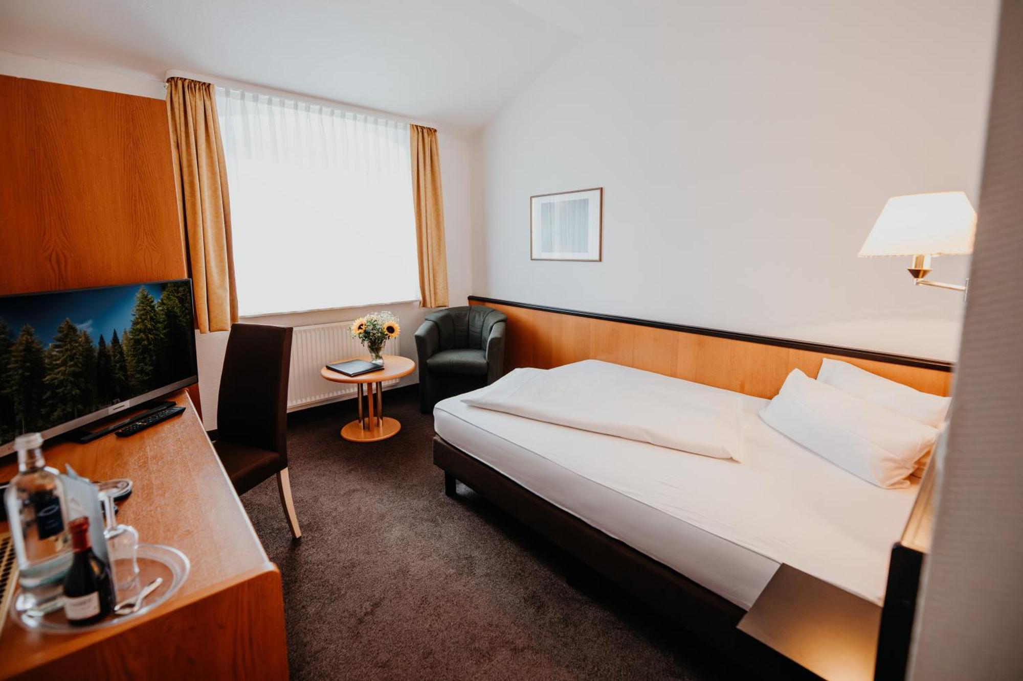 Sonnenhotel Hoher Hahn Шварценберг Экстерьер фото